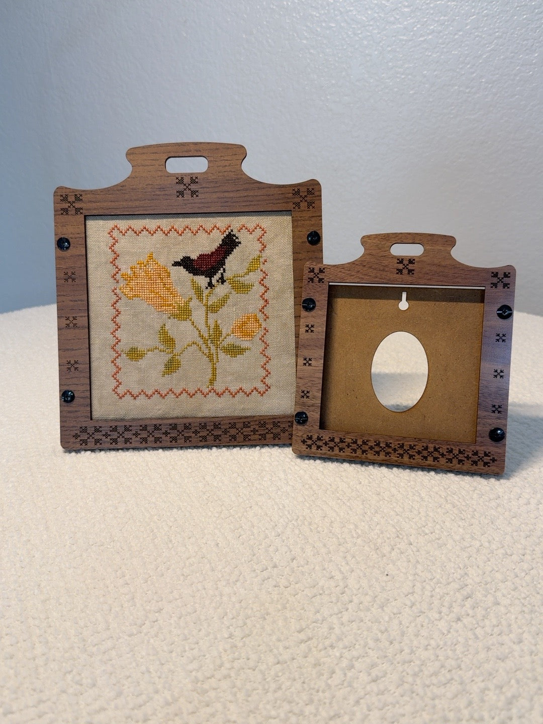 The Colonial Interchangeable Frame