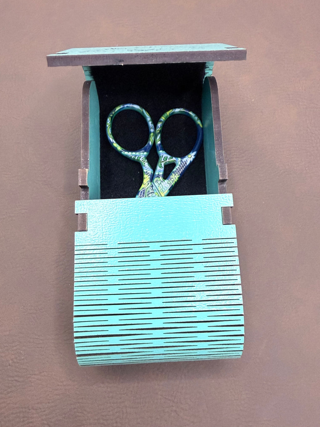 The Oval Stitch Box