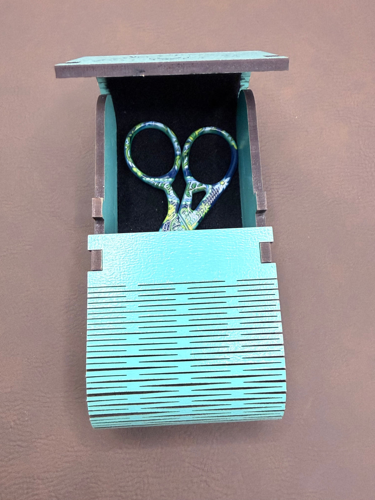 The Oval Stitch Box