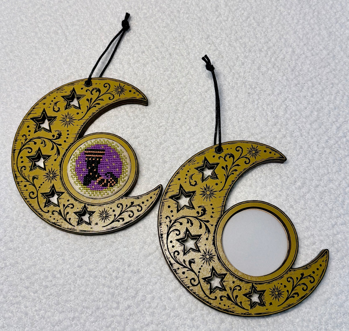 The Finisher's Keepsake  Seasonal Ornament Frames
